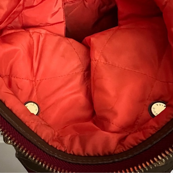 Limited Edition Louis Vuitton Aviator Bordeaux bag - Picture 9 of 14